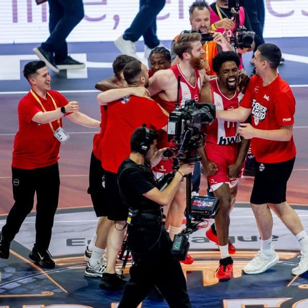 Olympiakos Overcomes Early Deficit to Defeat Real Madrid for EuroLeague Title