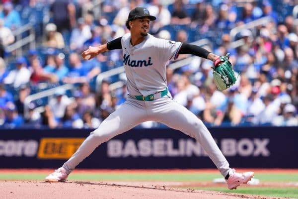 Marlins Young Ace Eury Pérez Exits Start Against Blue Jays with Hamstring Spasm