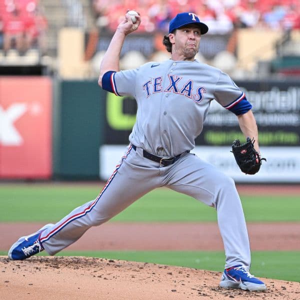 Jacob deGrom Reaches 100 Career Wins as Rangers Edge Cardinals