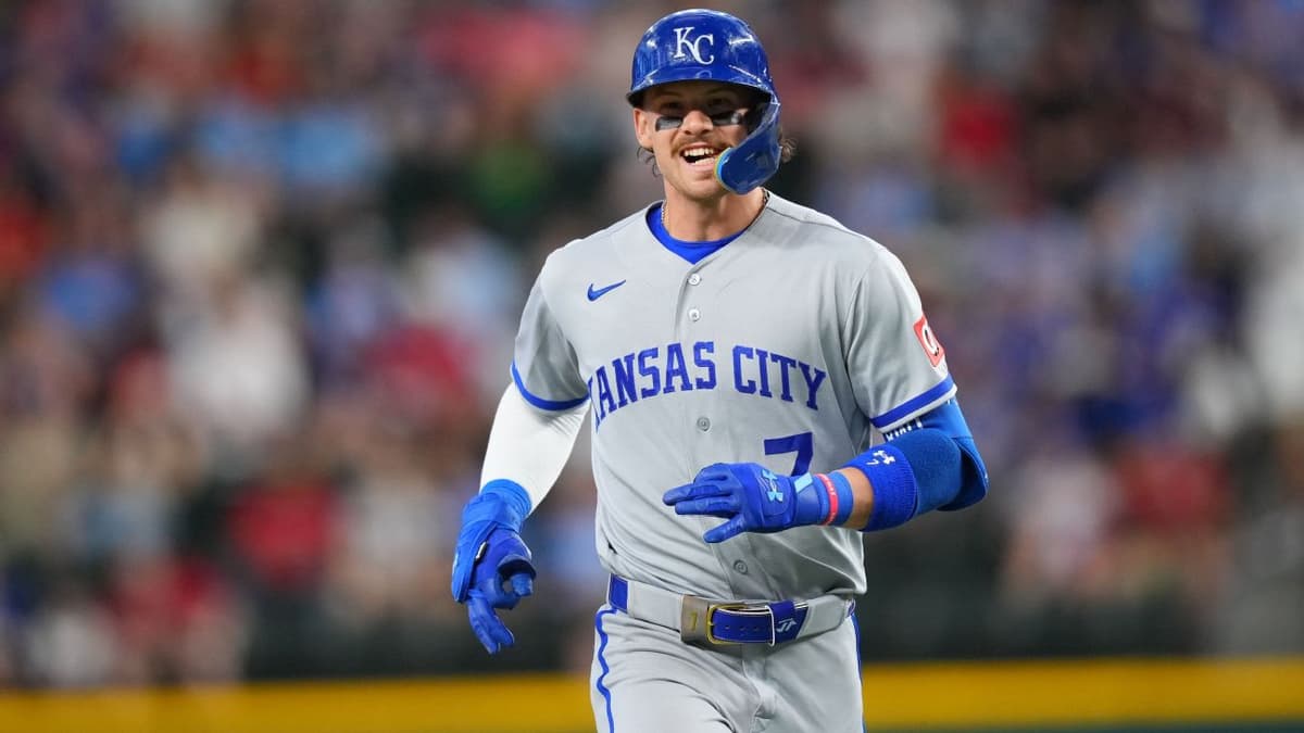 Royals Star Bobby Witt Jr. Exits Game Against Twins with Right Knee Soreness