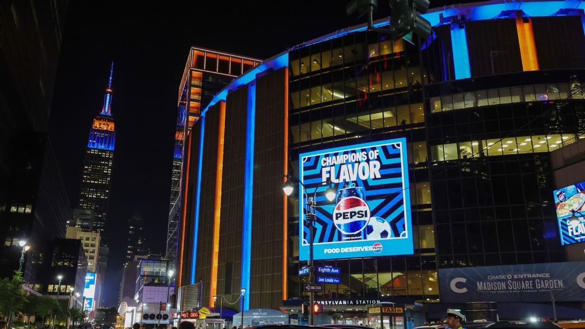 New York Knicks Auction Two Celebrity Row Seats for Record $1 Million for NBA Finals Game 3
