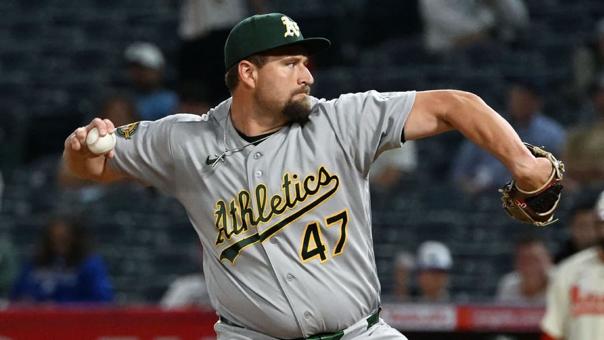 Milwaukee Brewers Acquire Joel Kuhnel to Support Bullpen Depth Amid Injury Crisis