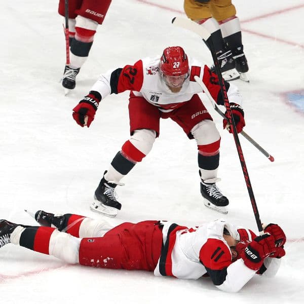 Hurricanes Top Golden Knights to Even Stanley Cup Final at 2-2