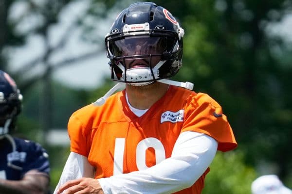 Caleb Williams Leadership Takes Center Stage as Bears QB Masters Offensive Scheme