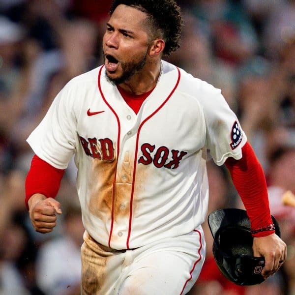 Willson Contreras Homers and Ejected as Red Sox Win Amidst Venezuela Crisis