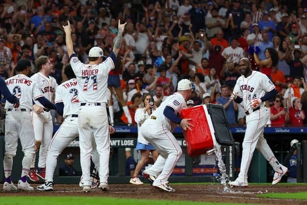 Yordan Alvarez Powers Astros Past Rays with Dramatic Walk-Off Home Run