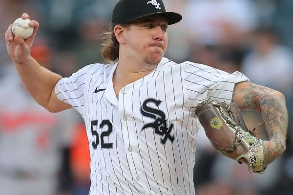 Mike Clevinger Signs Minor League Contract with Pittsburgh Pirates