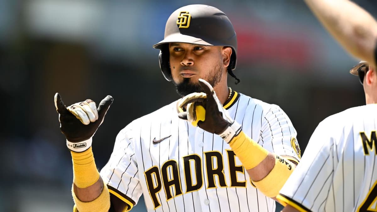 San Francisco Giants Sign Three-Time Batting Champion Luis Arraez to One-Year Deal