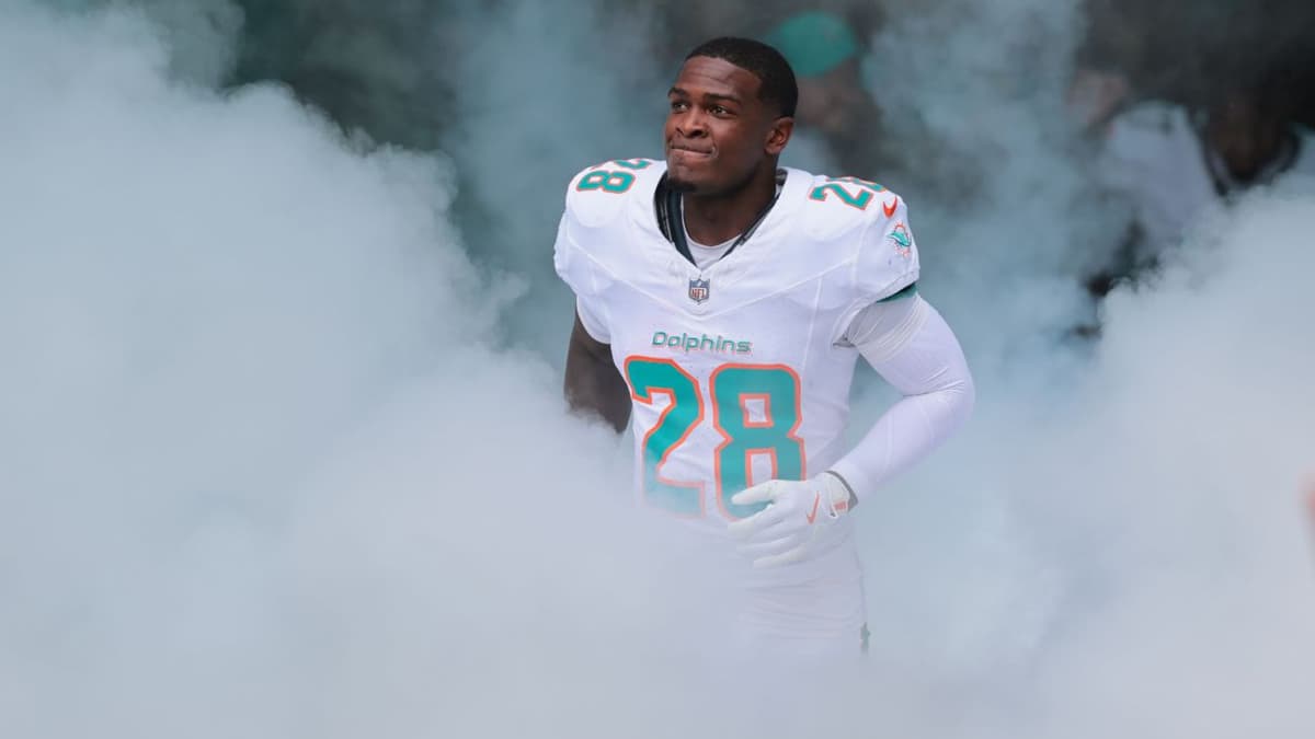 Fantasy Football Draft Rankings 2026: Bijan Robinson and Jahmyr Gibbs Lead Elite RB Tiers