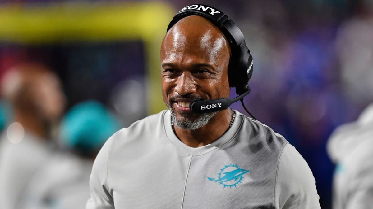 Baltimore Ravens Expected to Hire Anthony Weaver as Defensive Coordinator