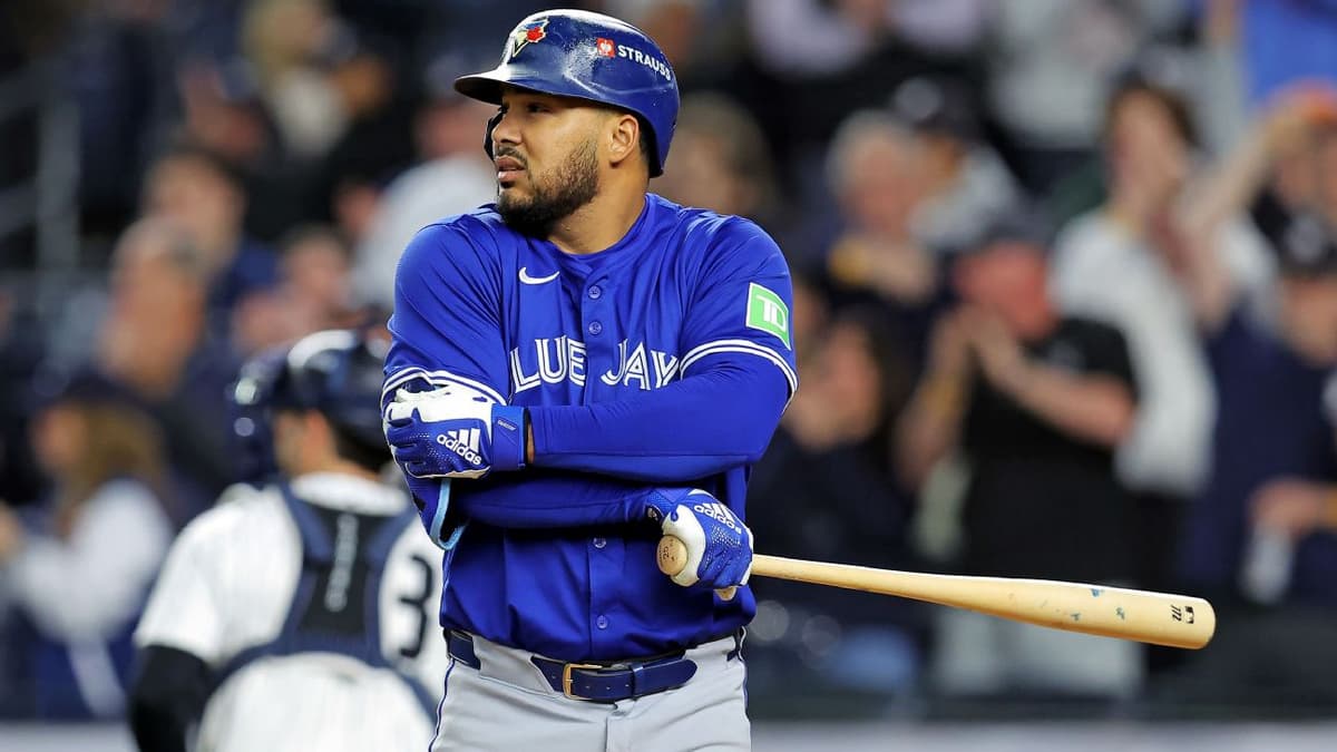 Toronto Blue Jays’ Anthony Santander Sidelined 5-6 Months After Shoulder Surgery