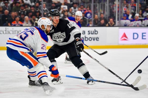 Tampa Bay Lightning Reacquire Corey Perry in Trade with Los Angeles Kings