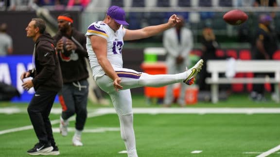 New Orleans Saints 2026 Free Agency Tracker: Travis Etienne Jr. and Ryan Wright Join Roster