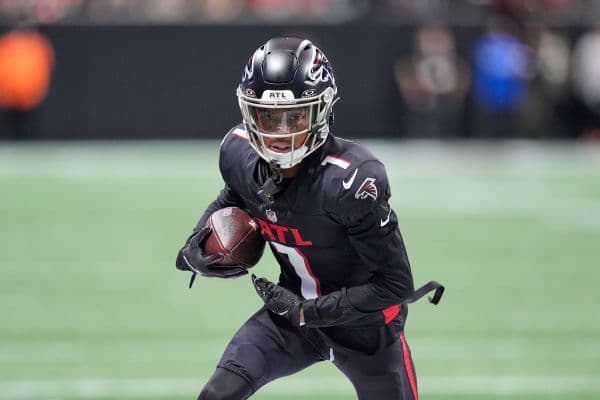 New York Giants Bolster Receiving Corps with Darnell Mooney Signing