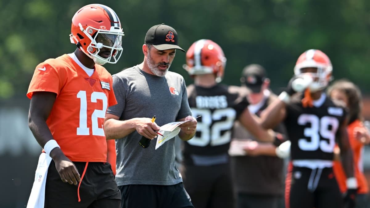 Kevin Stefanski Navigates Falcons Quarterback Room with Tua Tagovailoa and Michael Penix Jr.