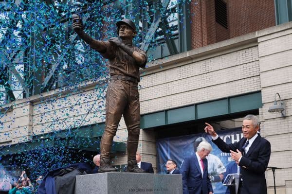 Ichiro Suzuki Statue Unveiling: Mariners Legend Jokes After Broken Bat Mishap