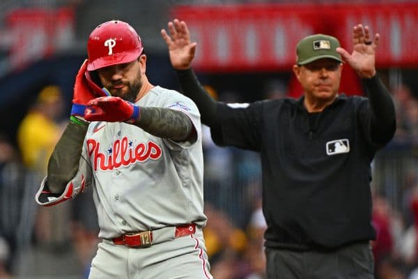 Kyle Schwarber Returns to Phillies Lineup After Three-Game Absence