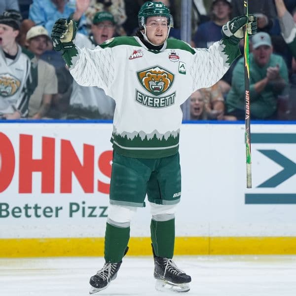 Everett Silvertips Memorial Cup Opener Ends in 5-3 Victory Over Chicoutimi