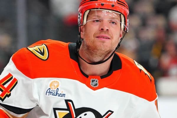 Tampa Bay Lightning Sign John Carlson to Two-Year Deal to Boost Defense