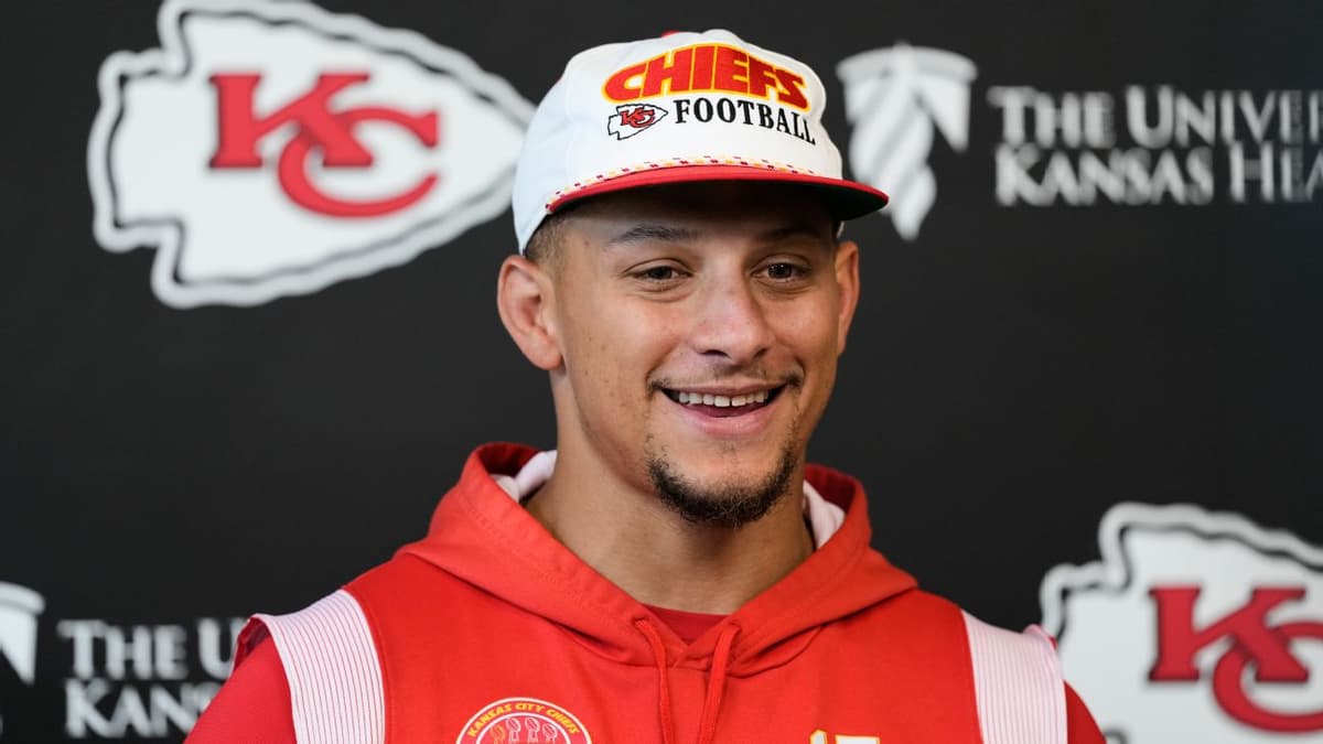 Patrick Mahomes Returns to Field for Chiefs OTAs Amid Knee Injury Recovery