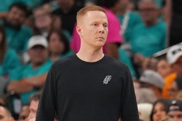 Orlando Magic Finalizing Deal to Hire Sean Sweeney as New Head Coach