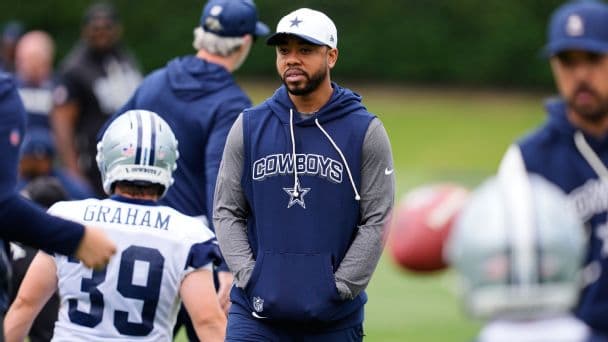 Dallas Cowboys Pass Rush Embraces Depth Strategy Behind Rashan Gary and Malachi Lawrence