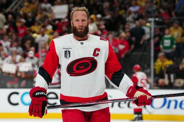 Hurricanes' Jordan Staal Becomes Oldest Conn Smythe Winner at 37