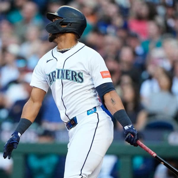 Mariners' Julio Rodríguez Exits Loss to Orioles with Hamstring Spasm
