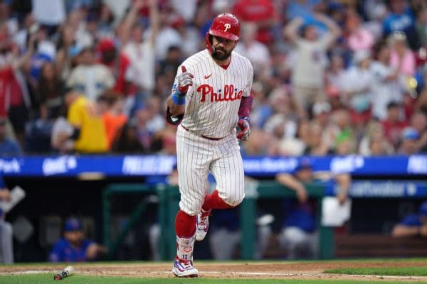 Kyle Schwarber Hits Two Homers in One Inning as Bryce Harper Completes Historic Cycle