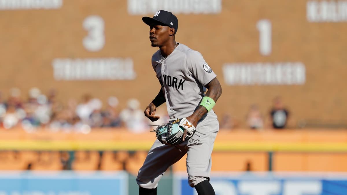 Aaron Boone Addresses Jazz Chisholm Jr. Over In-Game Lollipop Choice