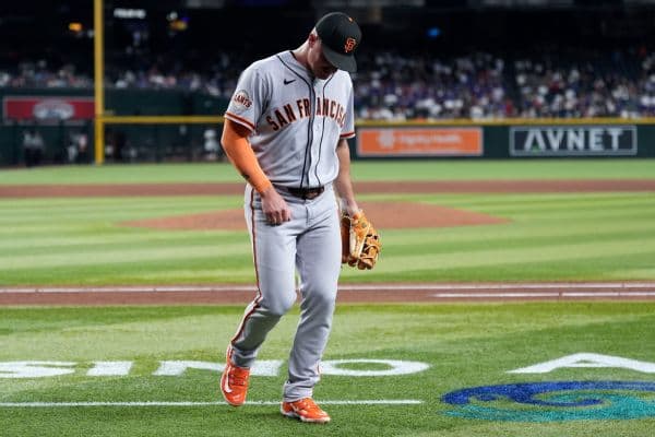 Matt Chapman Injury: Giants Third Baseman Set for MRI After Abdominal Strain