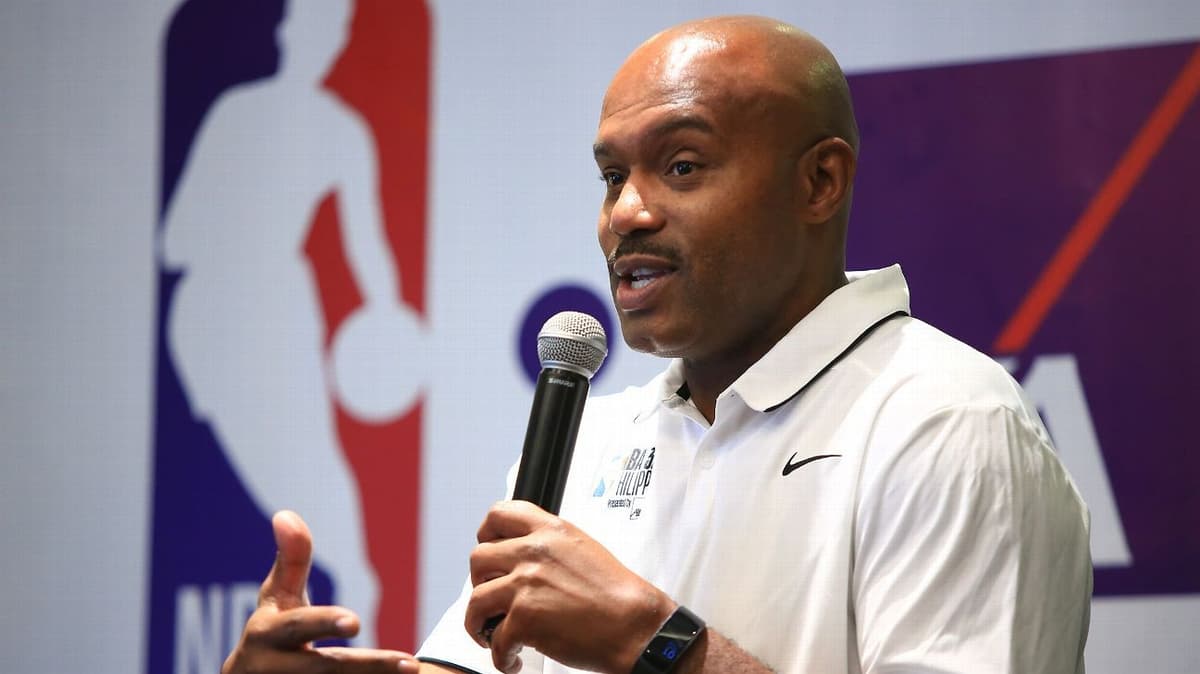 Tim Hardaway Sr. Keeps No. 10 Retired Despite Tim Hardaway Jr. Joining Miami Heat