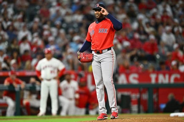 Aroldis Chapman Sets MLB All-Time Reliever Strikeout Record in Historic Night